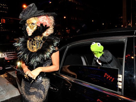Fondo Escritorio de Lady Gaga con los Muppets